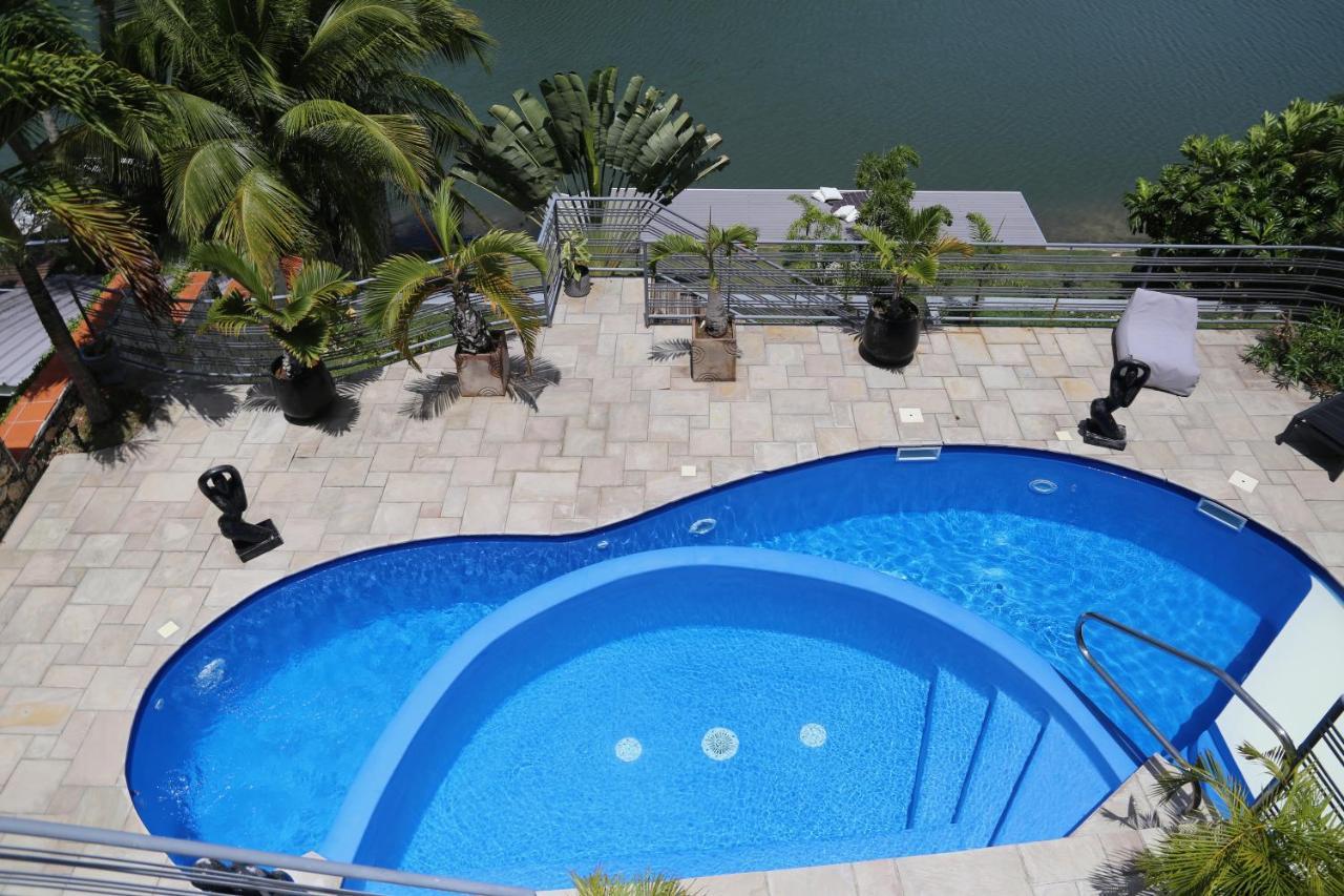 Evasion, Piscine Jacuzzi Et Ponton Prive Villa